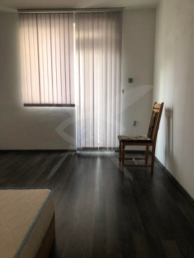 2 makuuhuonetta Ljatno kino Trakija, Varna 3