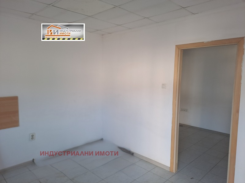 K pronájmu  Úložný prostor Plovdiv , Industrialna zona - Sever , 220 m2 | 70291438 - obraz [13]