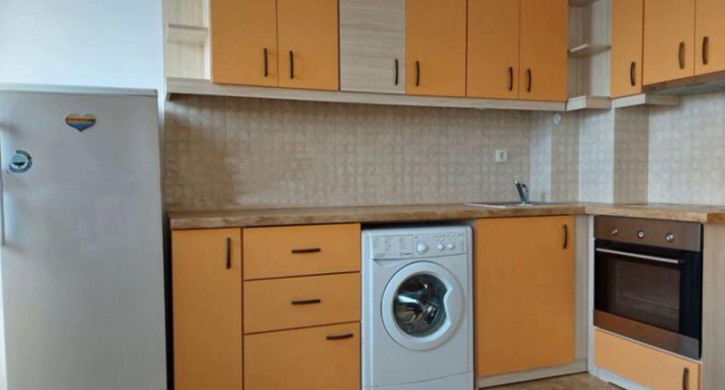 De inchiriat  Studio Plovdiv , Iujen , 40 mp | 28727651