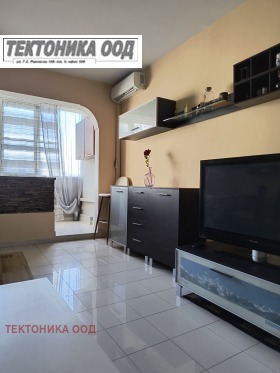1 quarto Drujba 2, Sofia 5