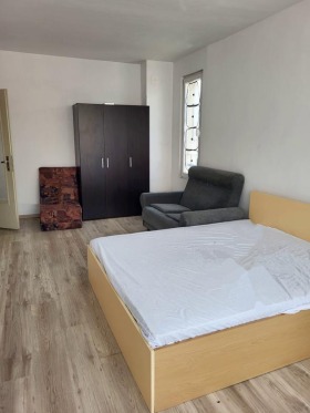 1 quarto Hadji Dimitar, Sofia