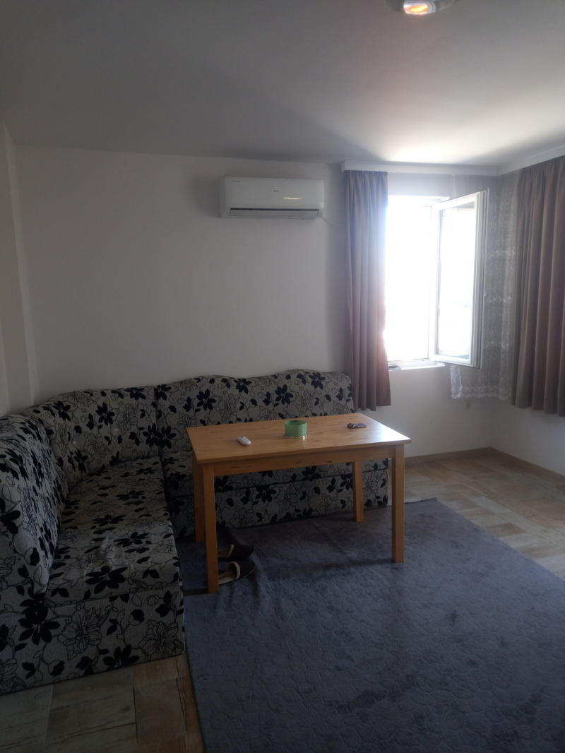 Zu vermieten  2 Schlafzimmer Weliko Tarnowo , Zentar , 93 qm | 51211904 - Bild [2]