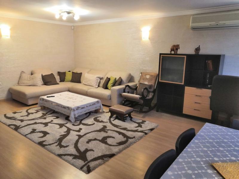 Kiadó  2 hálószobás Burgas , Centar , 74 négyzetméter | 46844330