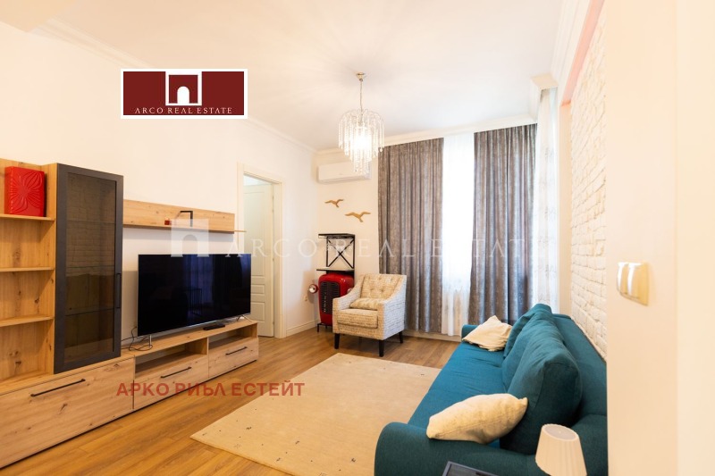 En renta  1 dormitorio Sofia , Doktorski pametnik , 76 metros cuadrados | 63244024