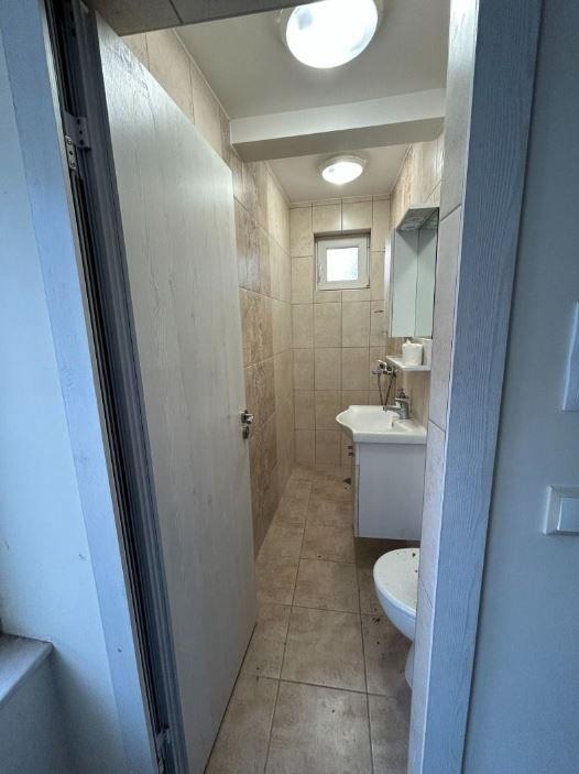 Дава под наем ОФИС, гр. Варна, Зимно кино Тракия, снимка 3 - Офиси - 53425227