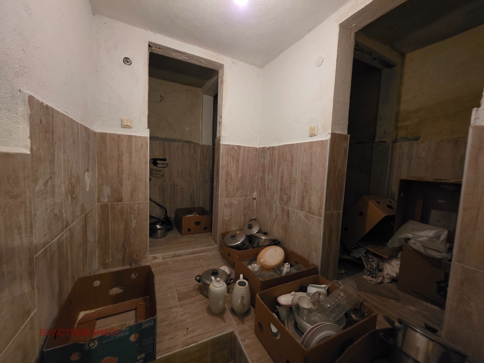 Дава под наем МАГАЗИН, гр. Варна, ВИНС-Червен площад, снимка 10 - Магазини - 56082652