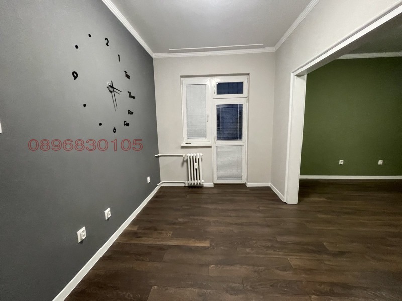 Издаје се  2 спаваће собе Софија , Центар , 83 м2 | 53944525