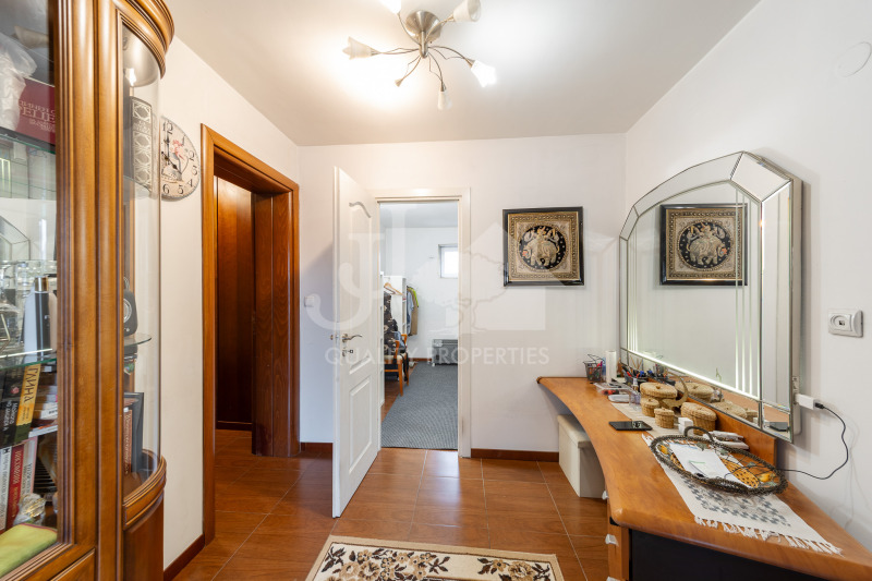 Дава под наем 3-СТАЕН, гр. София, Лозенец, снимка 14 - Апартаменти - 52454750