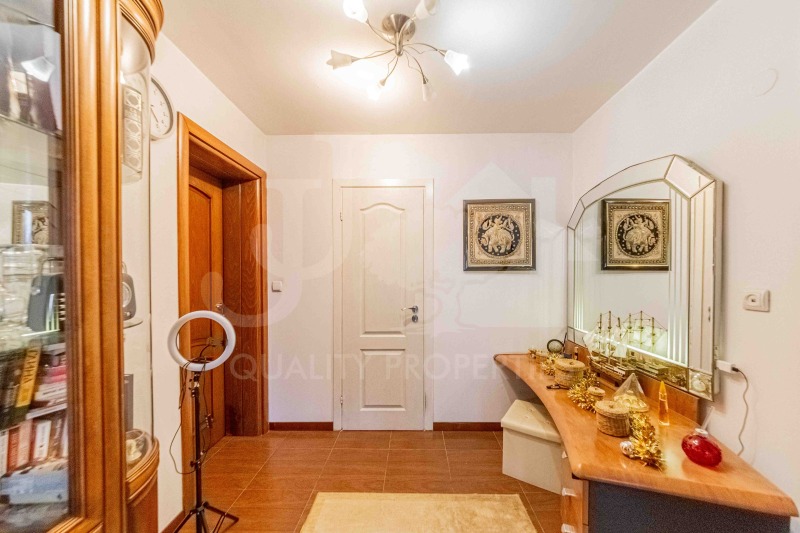 Дава под наем 3-СТАЕН, гр. София, Лозенец, снимка 9 - Апартаменти - 52454750