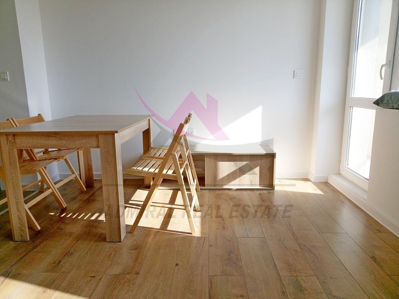 Zu vermieten  1 Schlafzimmer Warna , Wazraschdane 3 , 55 qm | 27776913 - Bild [2]