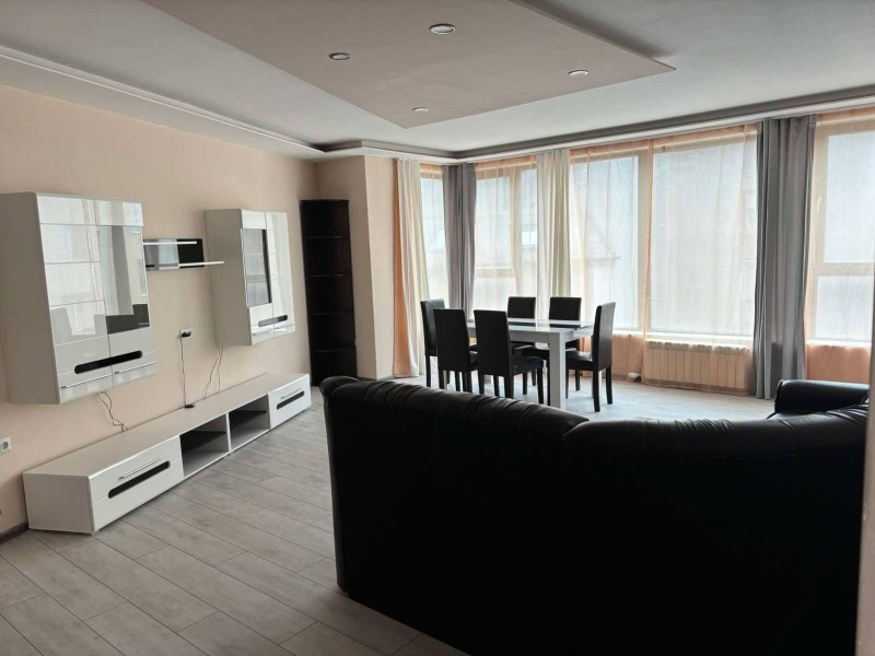 Дава под нем  3-стаен, град София, Студентски град •  850 EUR • ID 68477580 — holmes.bg - [1] 