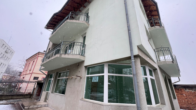 Дава под Наем ОФИС в област Монтана, гр. Лом - 45 кв.м / 300 € » 586.75 лв., ИМОТИ МОНТИ