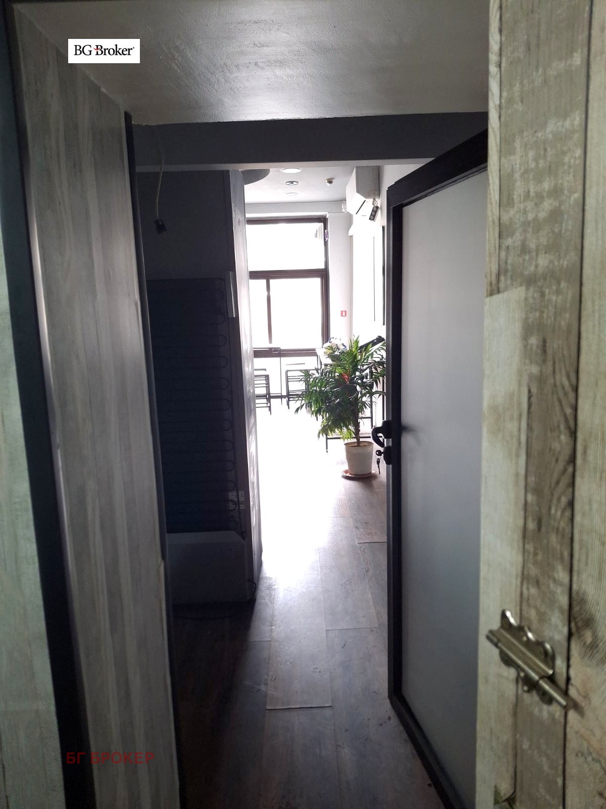 Дава под наем МАГАЗИН, гр. Бургас, Център, снимка 10 - Магазини - 53768232