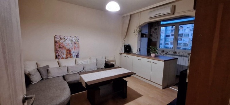 Дава под нем  3-стаен, град София, Надежда 3 •  599 EUR • ID 33254454 — holmes.bg - [1] 