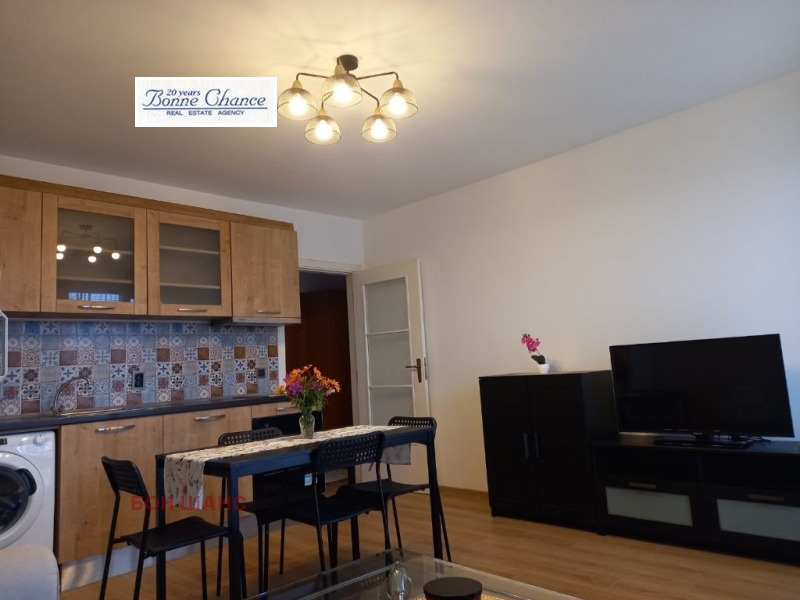 Дава под наем 3-СТАЕН, гр. София, Център, снимка 4 - Апартаменти - 52575103