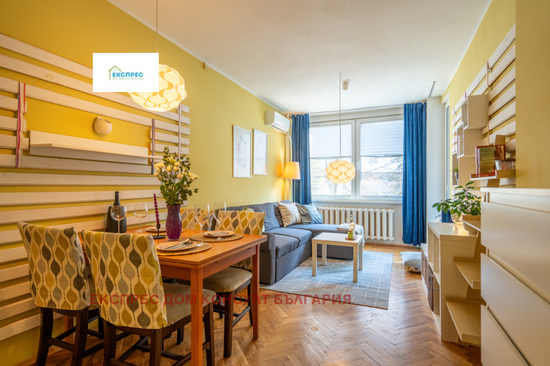 Издаје се  2 спаваће собе Софија , Медицинска академија , 90 м2 | 50109132