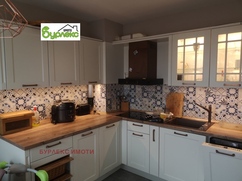 Дава под наем 3-СТАЕН, гр. Варна, Колхозен пазар, снимка 2 - Апартаменти - 52661600