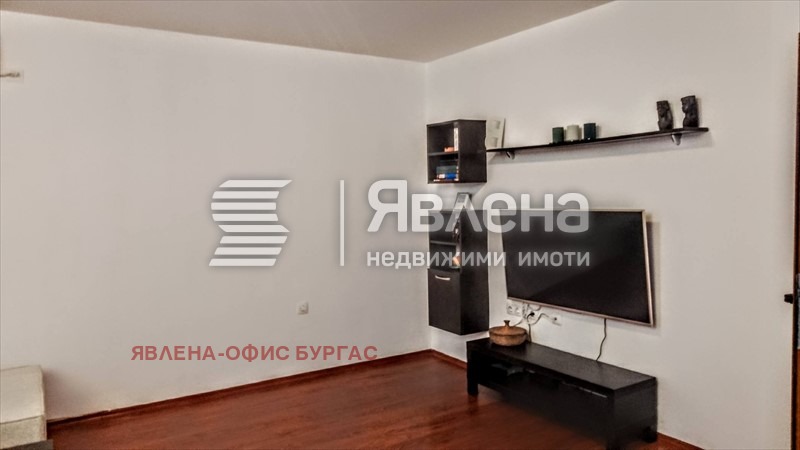 Дава под наем 3-СТАЕН, гр. Бургас, Славейков, снимка 10 - Апартаменти - 52923621