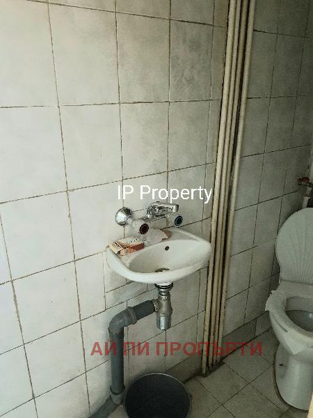 Дава под наем МАГАЗИН, гр. София, Света Троица, снимка 9 - Магазини - 53014637