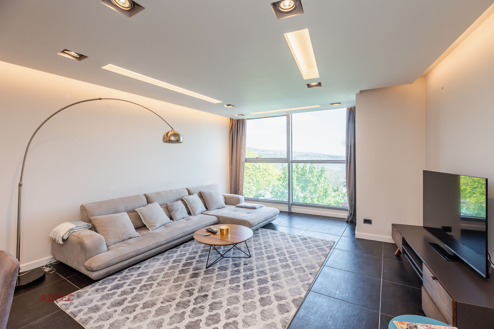 Дава под наем 3-СТАЕН, гр. Варна, Гръцка махала