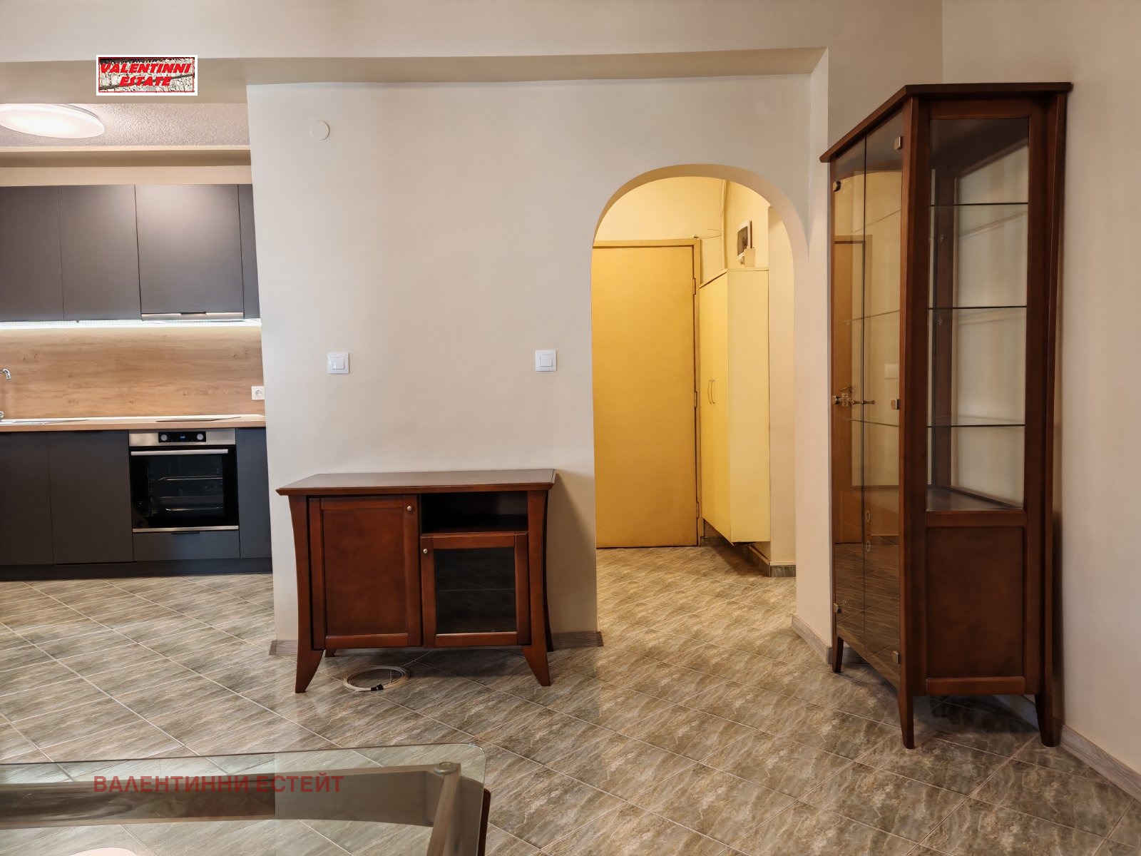 Дава под наем 2-СТАЕН, гр. София, Център, снимка 2 - Апартаменти - 54157935