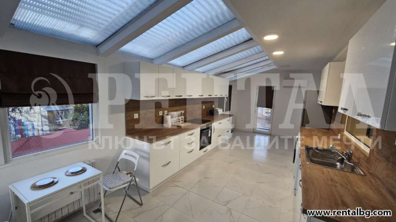 Дава под Наем МНОГОСТАЕН в град Пловдив, Център - 120 кв.м / 1 900 € » 3 716.08 лв., РЕНТАЛ 2000
