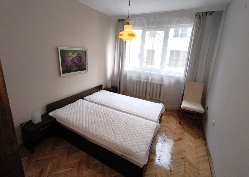 Дава под Наем 2-СТАЕН в град София, ж.гр.Южен парк - 70 кв.м / 450 € » 880.12 лв., АЙ БРОКЕРС