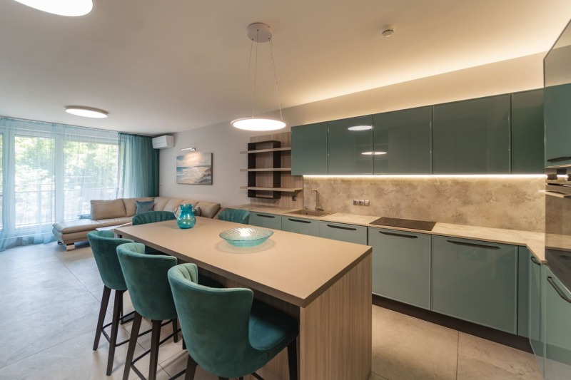 Da affittare  2 camere da letto Sofia , Dianabad , 111 mq | 53077824