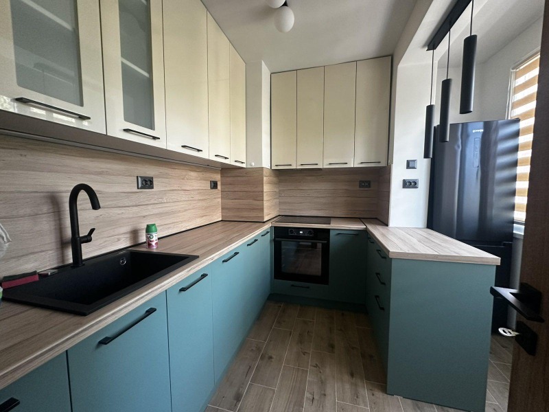 A louer  2 chambres Plovdiv , Mladejki Halm , 101 m² | 25875520