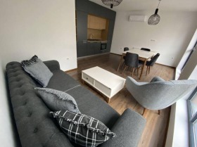 2 makuuhuonetta Tsentar, Varna