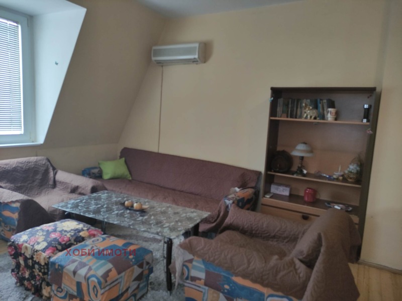 Zu vermieten  2 Schlafzimmer Plowdiw , Kjutschuk Parisch , 100 qm | 47188627