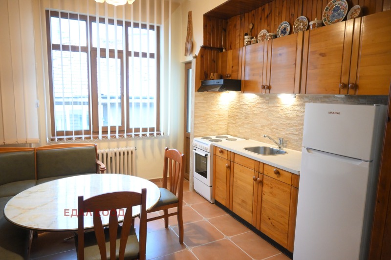 Дава под наем 2-СТАЕН, гр. София, Център, снимка 2 - Апартаменти - 53068269