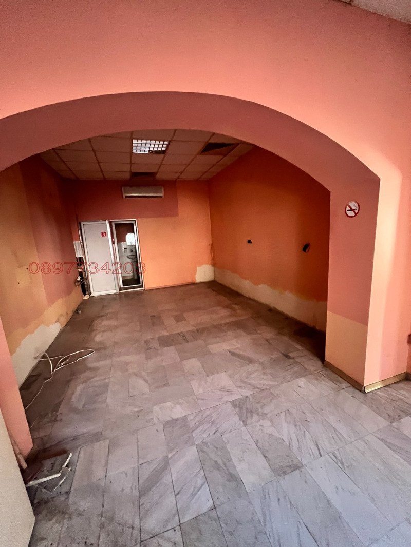 Дава под наем МАГАЗИН, гр. Тутракан, област Силистра, снимка 2 - Магазини - 52782943