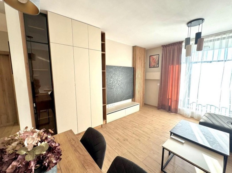 Do wynajęcia  1 sypialnia Sofia , Malinowa dolina , 65 mkw | 42808894 - obraz [3]