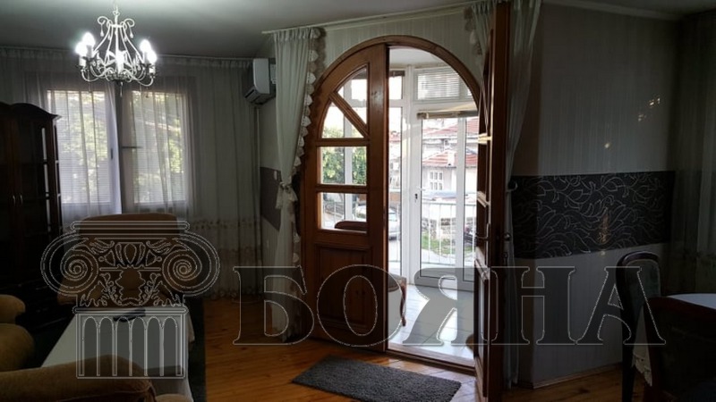 De inchiriat  2 dormitoare Ruse , Țentâr , 108 mp | 34755816 - imagine [3]