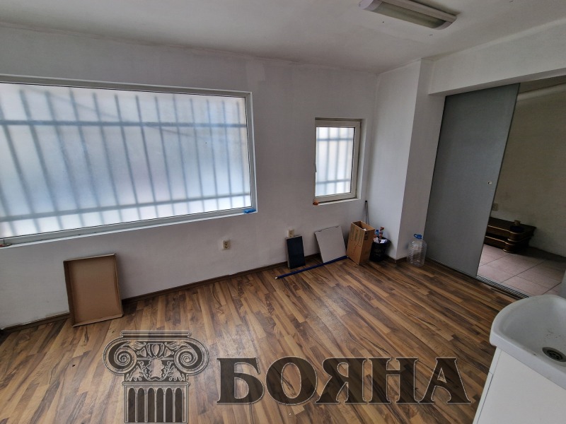 Дава под наем  Магазин град Русе , Център , 300 кв.м | 94204186 - изображение [17]