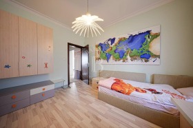 2 Schlafzimmer Zentar, Sofia 16