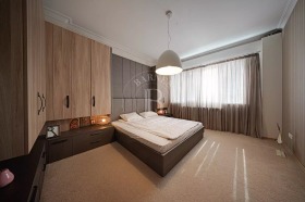 2 Schlafzimmer Zentar, Sofia 8