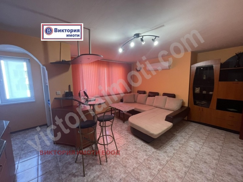 De inchiriat  1 dormitor Velico Târnovo , Țentâr , 80 mp | 95494020