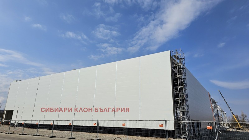 Дава под Наем ПРОМ. ПОМЕЩЕНИЕ в град София, ПЗ Илиянци - 3331 кв.м / 19 986 € » 39 089.22 лв., СИБИАРИ КЛОН БЪЛГАРИЯ