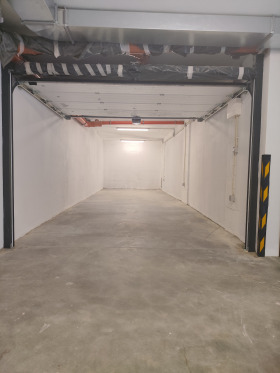 ГАРАЖ, ПАРКОМЯСТО, 33 m2