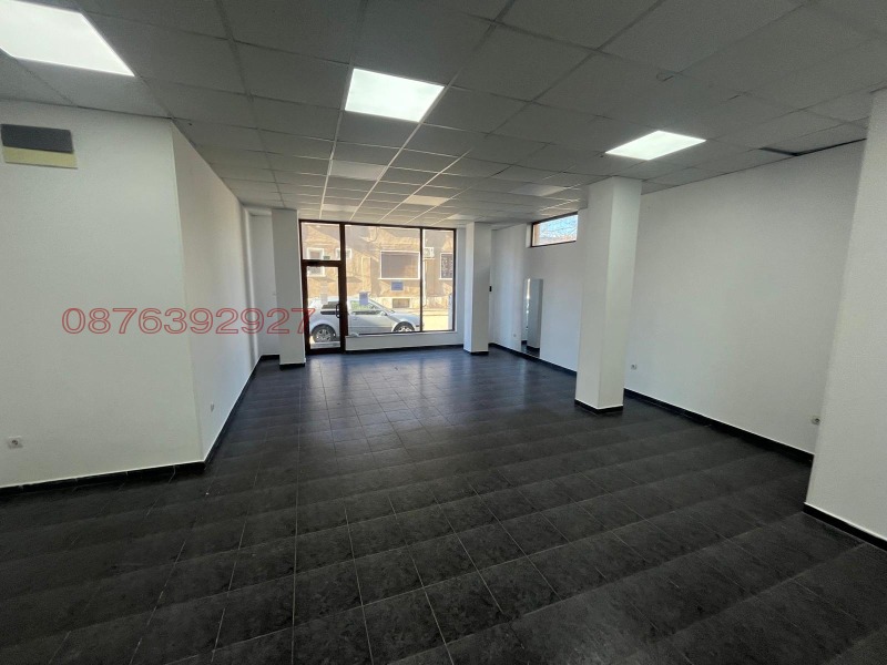 Дава под наем МАГАЗИН, гр. Мездра, област Враца, снимка 3 - Магазини - 52783357