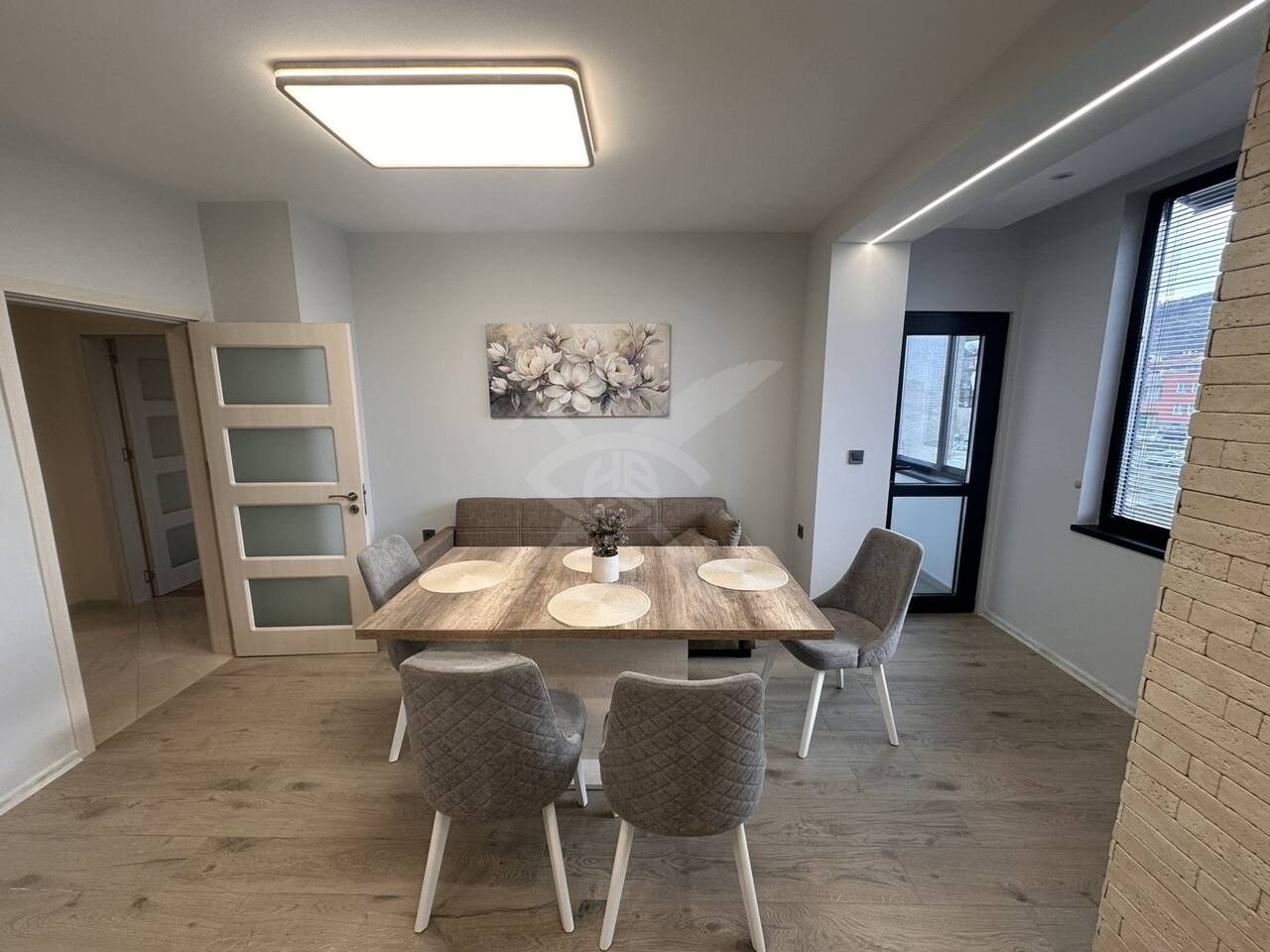 Дава под наем МНОГОСТАЕН, гр. Айтос, област Бургас