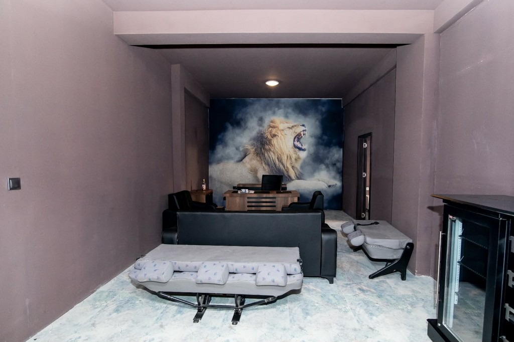 Дава под наем МАГАЗИН, гр. Кърджали, Възрожденци, снимка 10 - Магазини - 53729937