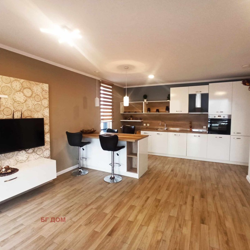 A louer  1 chambre Plovdiv , Karchiyaka , 80 m² | 92818616