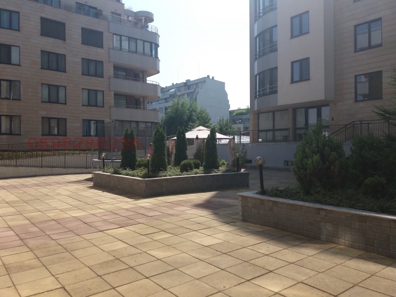 Издаје се  2 спаваће собе Софија , Лозенец , 150 м2 | 31361807 - слика [12]