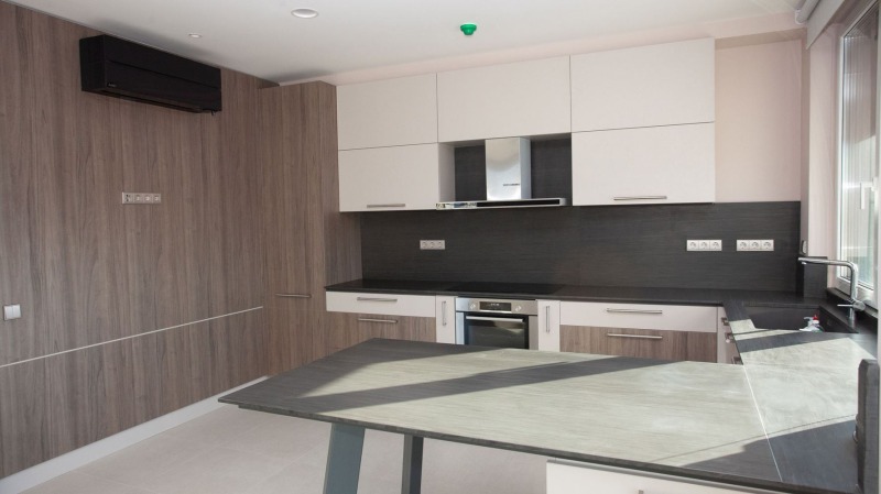 For Rent  3+ bedroom Sofia , Iztok , 320 sq.m | 98286498