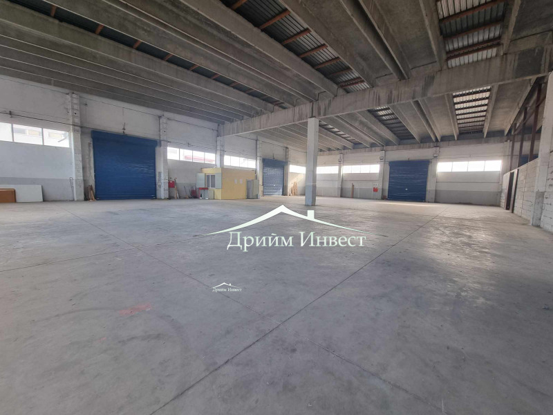 Дава под Наем СКЛАД в град Пловдив, Индустриална зона - Юг - 1728 кв.м / 6 566 € » 12 841.98 лв., ДРИЙМ ИНВЕСТ