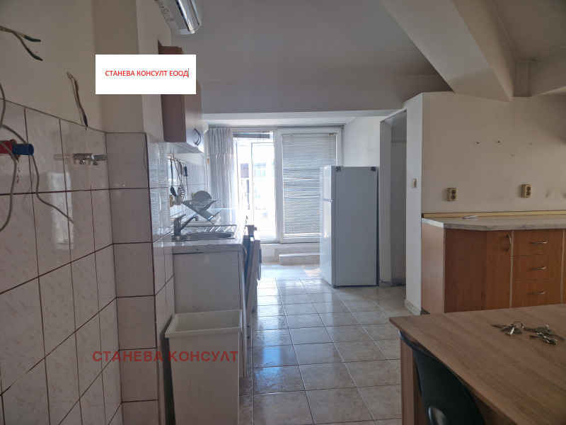 Дава под наем МНОГОСТАЕН, гр. София, Изток, снимка 3 - Апартаменти - 52687324