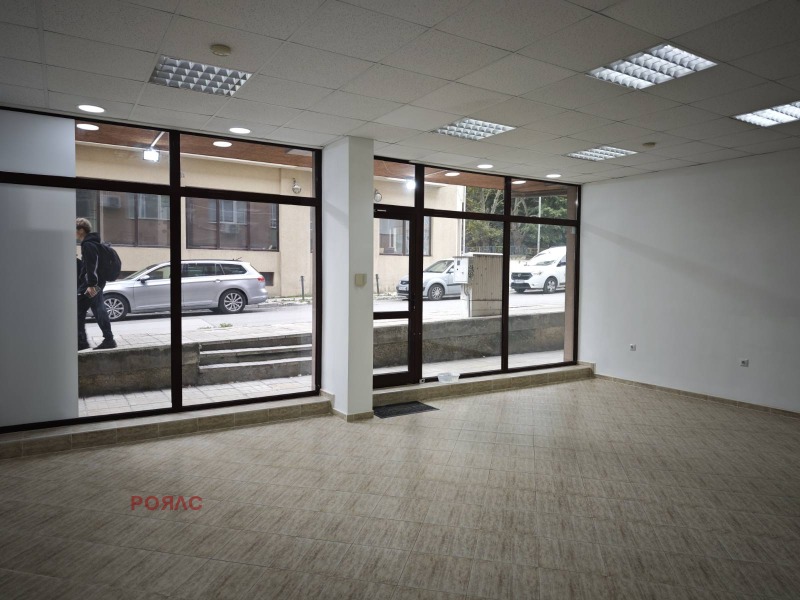 Da affittare  Negozio Varna , Levski 2 , 75 mq | 13206423 - Immagine [2]